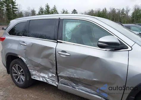 2018 Toyota Highlander Xle z USA, uszkodzony, nr VIN 5TDJZRFH5JS559571